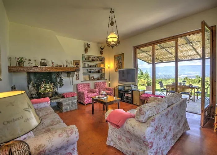 ヴィラ Le Ginestre モンテヴァルキ